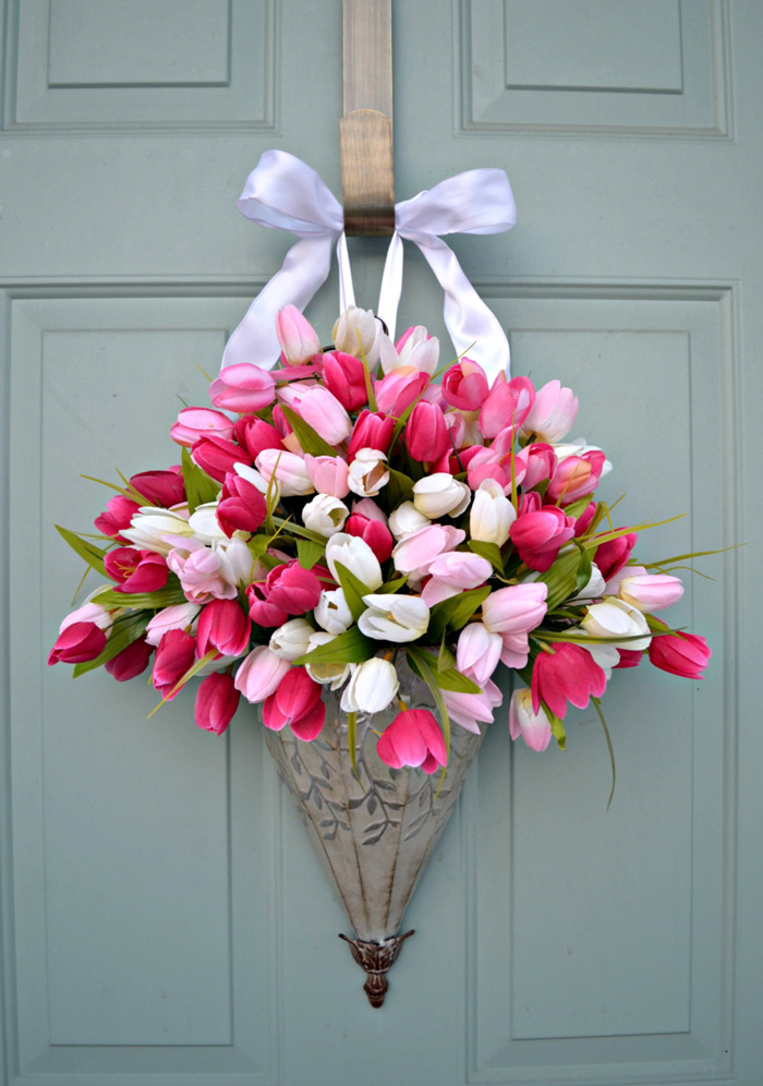 Front-Door-Decorations--spring-decorations-tulips-wreath