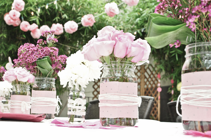 Garden-Party-Ideas-and-Decorations-delicate-table-decor-pink-centerpiece-ideas