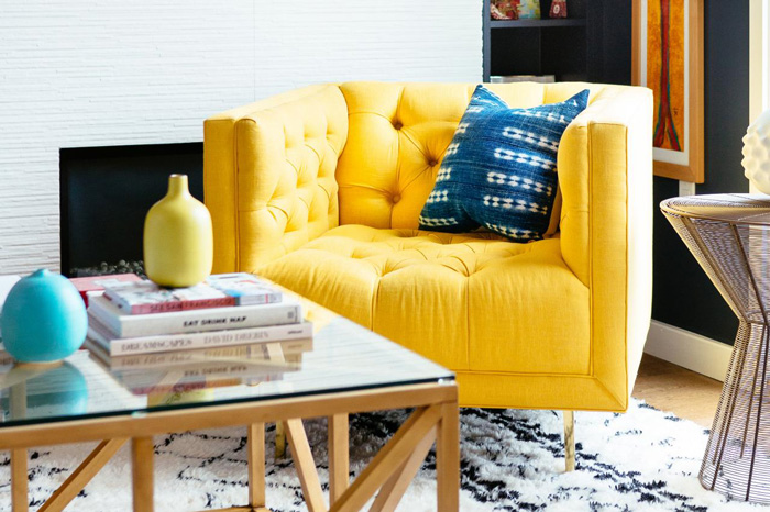 blue-and-yellow-living-room-interior-spring-color-cominations-14