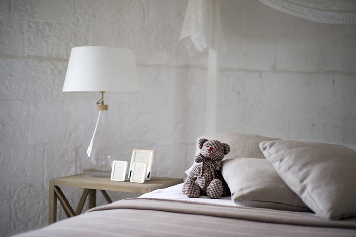 romantic-bedrooms---bed-with-a-teddy-bear romantic bedroom ideas shabby chic furniture romantic room decoration