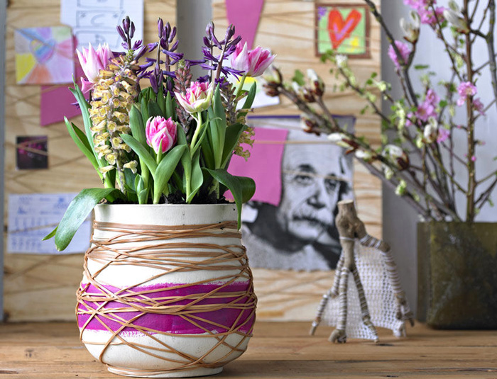 spring-home-decor-decoration-ideas-flowers-vase-modern-vase-purple-vase