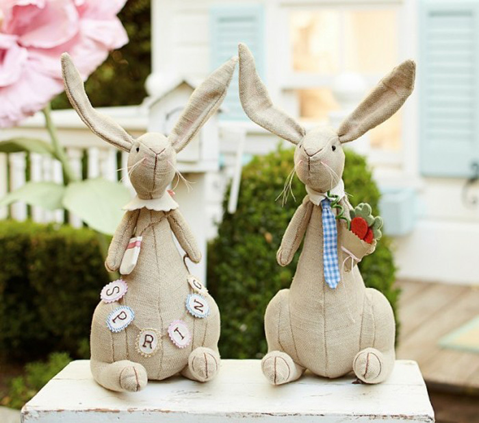 Easter-Outdoor-Decor-Ideas-Bunny-Dolls