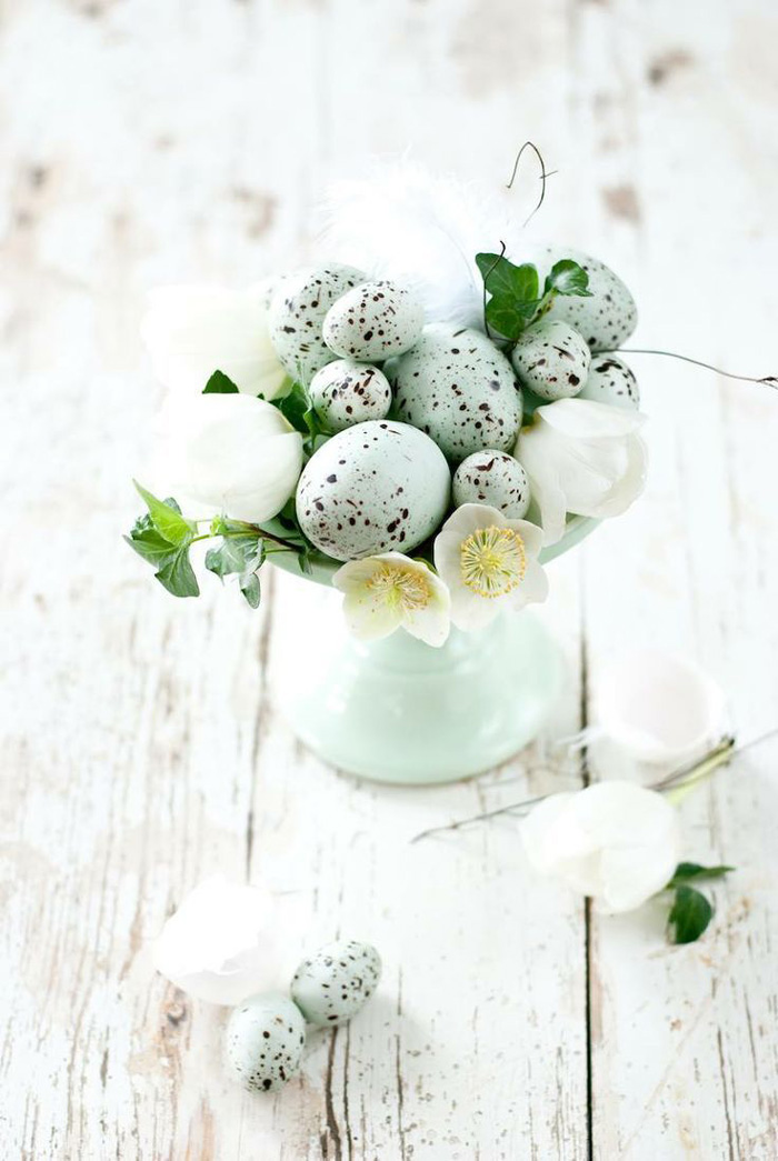 Gentle-Easter-Table-Decoration-Blue-Vase