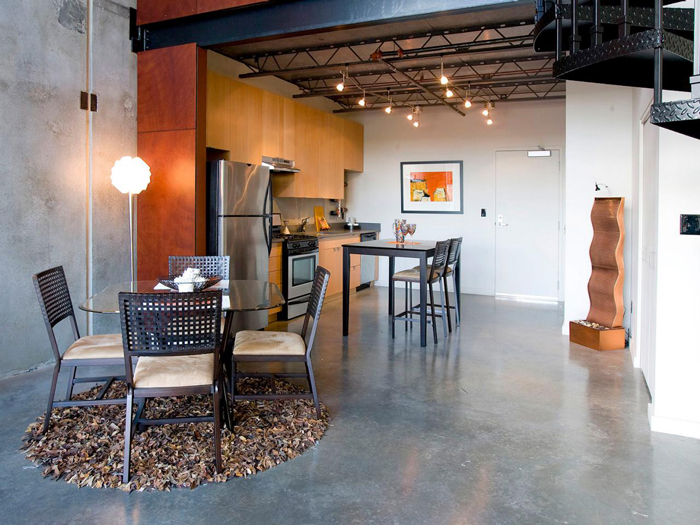 Industrial-Style-Floor-in-Dining-Area