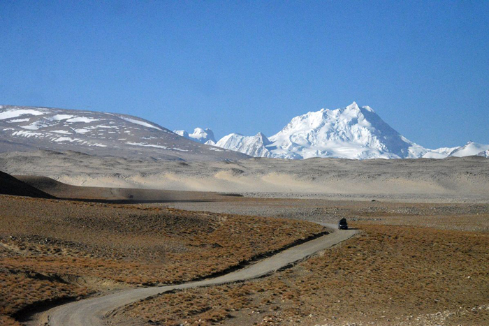 Mount-Everest-North-Base-Camp-In-Tibet-motorcycle-holidays