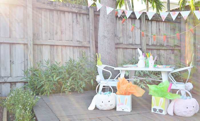 Outdoor-Easter-Kid-Party-Decoration-Ideas-Party-Table