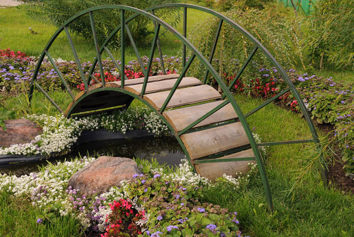 Vintage-Water-Garden-Feature-with-Decorative-Bridge