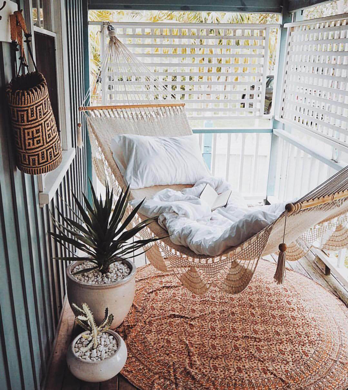 boho-balcony-a-chic-hammock