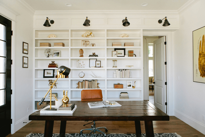 home-office-designs-wooden-table