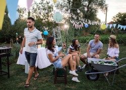 Backyard-Outdoor-Party-Summer-Edition-House-Party