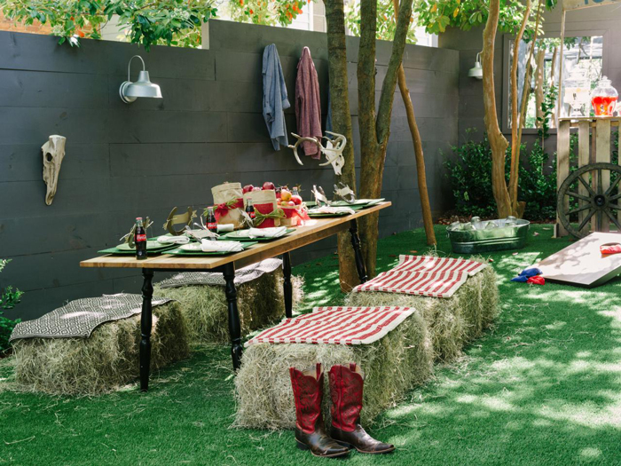 DIY-Cowboy-Party-Outdoor-Ideas-Backyard-Decorations