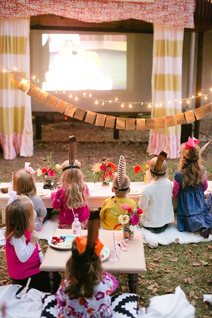 Kids-Backyard-Party-Ideas-Cinema-Outdoor