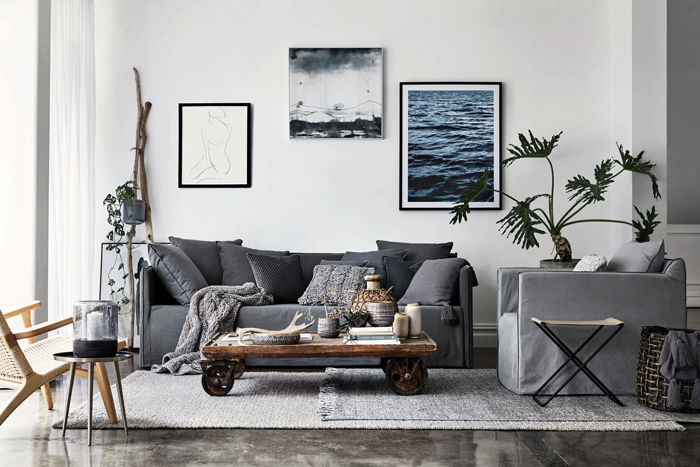 Greаt-Coastal-Living-Room-Wooden-Table-on-Wheels