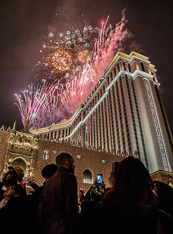 Celebrating-New-Years-Evening-in-Las-Vegas