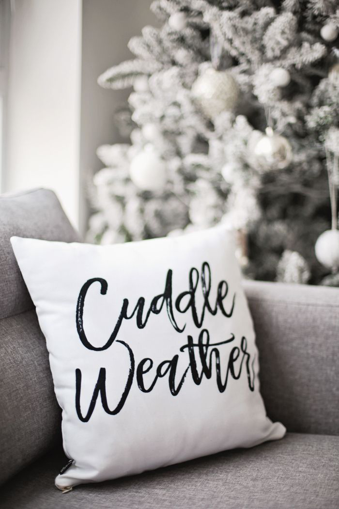 Christmas-White-Home-Decor-Pillo-Inspiration