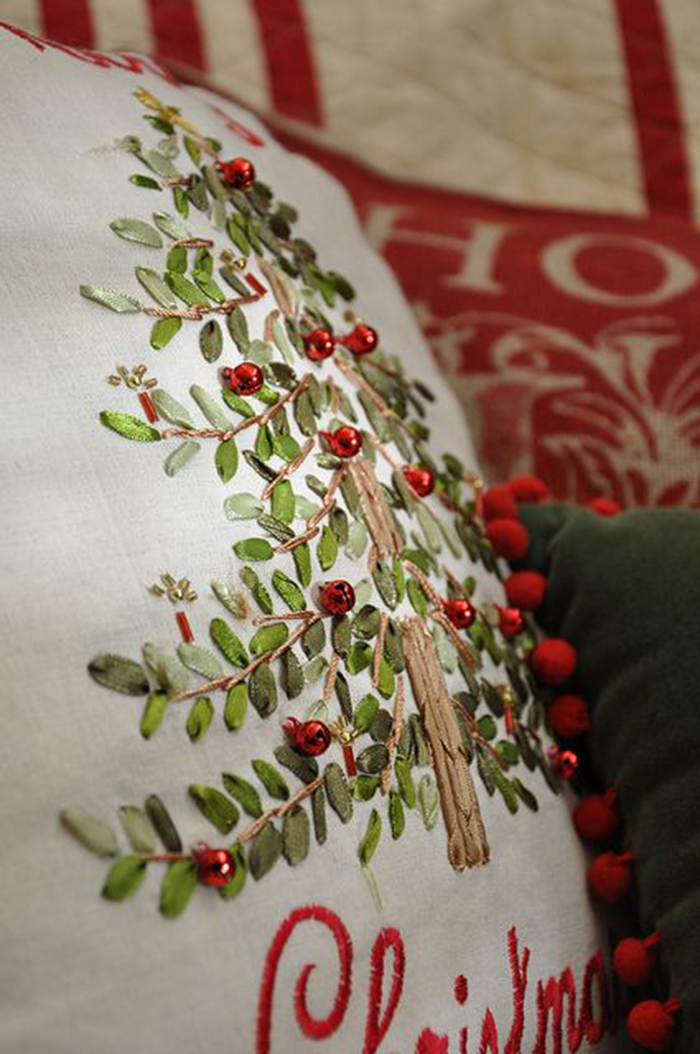 DIY-Pillow-for-Christmas-Home-Decoration