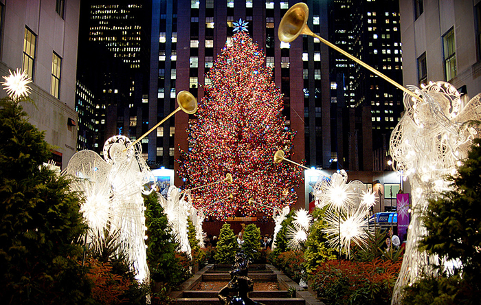 Outdoor-Christmas-Tree-in-New-York-City