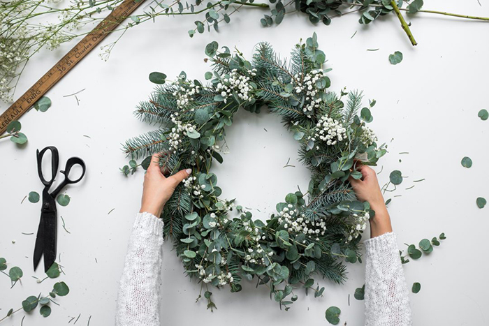 Tree-DIY-Christmas-Door-Decoration-Wreath