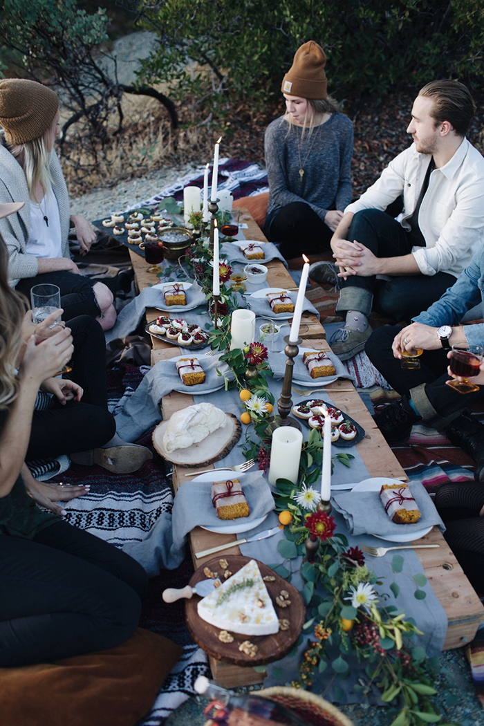 Vintage-Backyard-Table-Ideas