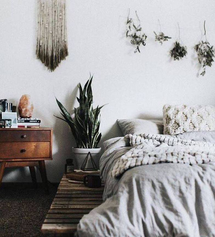 Vintage-Bedroom-Ideas-in-Grey