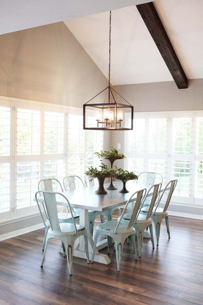 Vintage-Wooden-Chandeliers-Dinner-lights