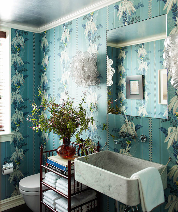 Bathroom-in-Blue-and-Green-patterns-Idea
