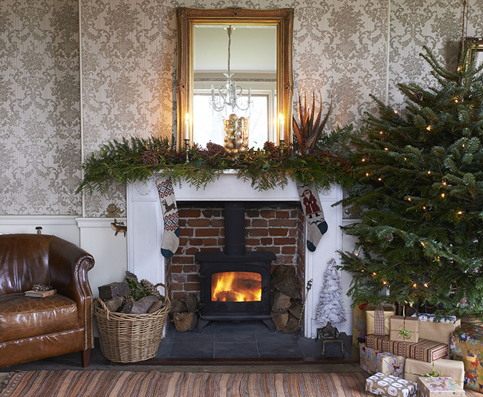 Christmas-Fireplace-Decor-Ideas