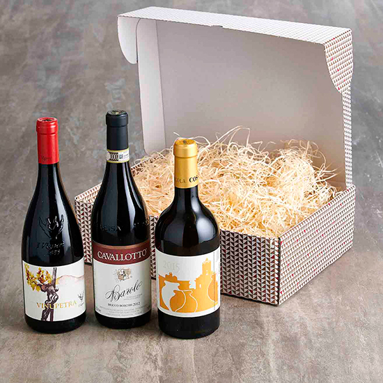 Christmas-Gift-Box-with-organic-Wine