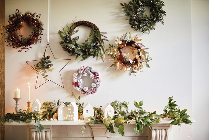 Christmas-Wall-Decor-Wreath-Ideas