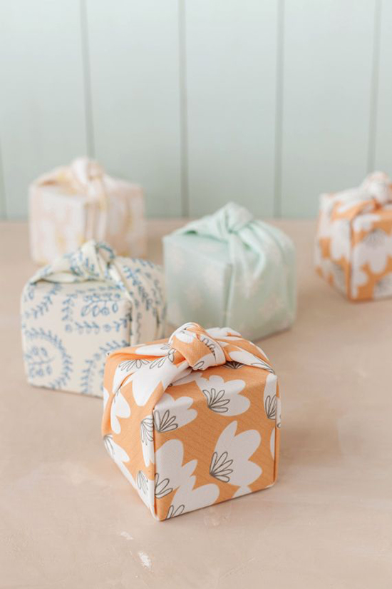 Fabric-Wrapping-Christmas-Gift-Ideas