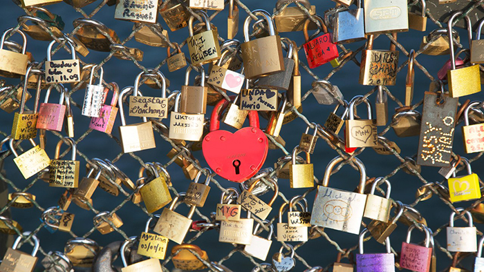 Love-Locks-Paris-Ideas