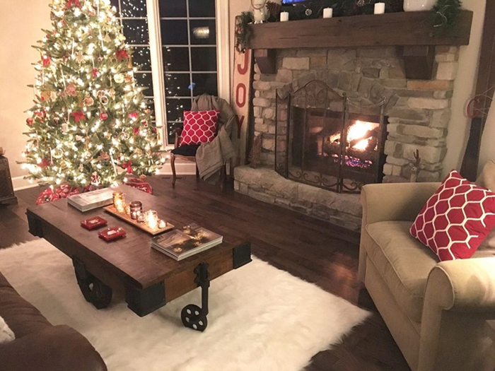 Rustic-Christmas-Fireplace-Decor-Ideas