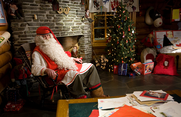 Santa-Claus-House-Living-Room