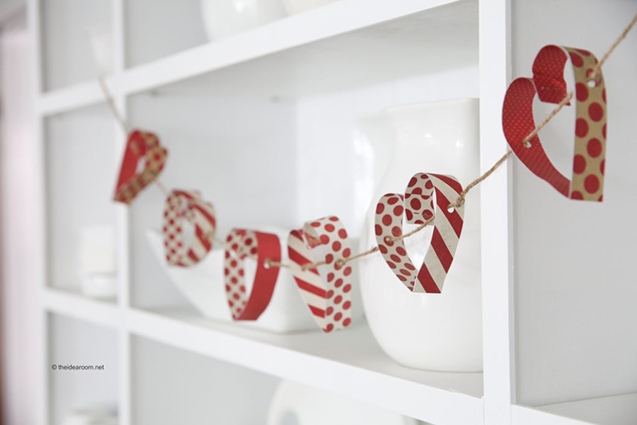 Valentines-Day-DIY-Home-Decor-Heart-Garland