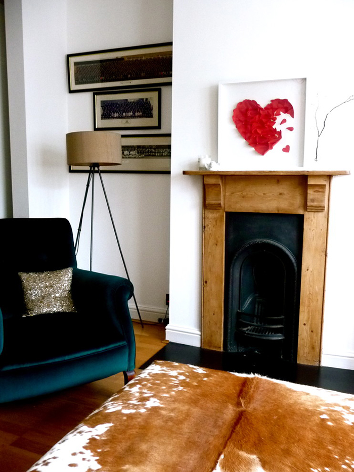 Valentines-day-living-room-with-red-heart