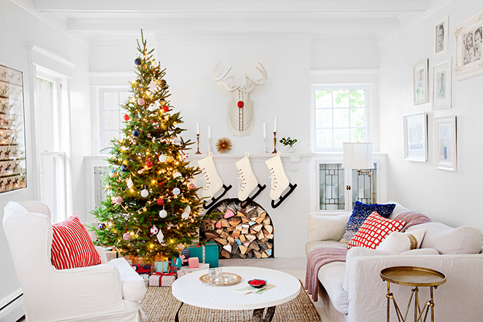 Warm-and-Cozy-Ideas-for-Christmas-Fireplace-Decor