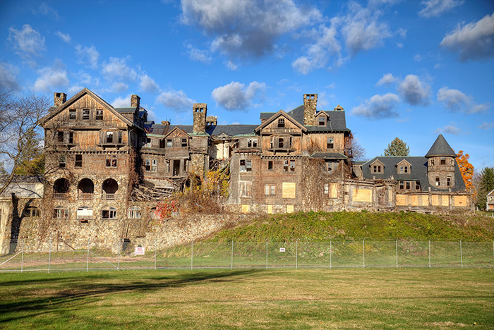 Halcyon-Hall-at-Bennett-College-New-York-abandoned-hudson-valley