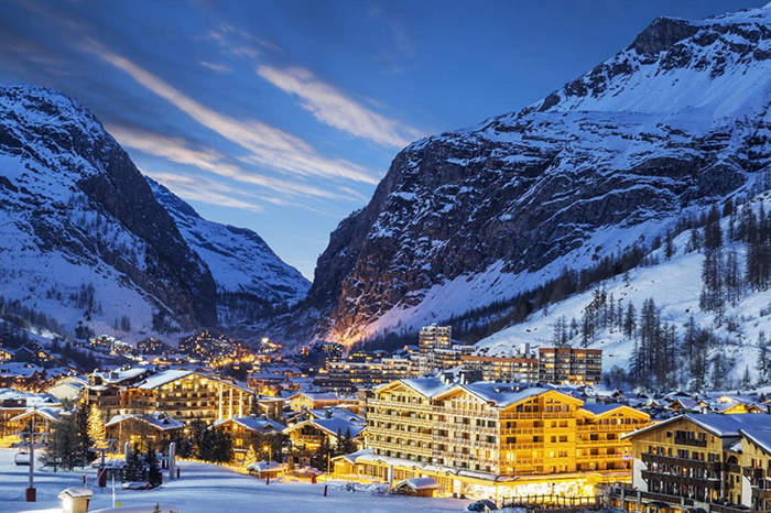 Romantic Val d’Isere at night