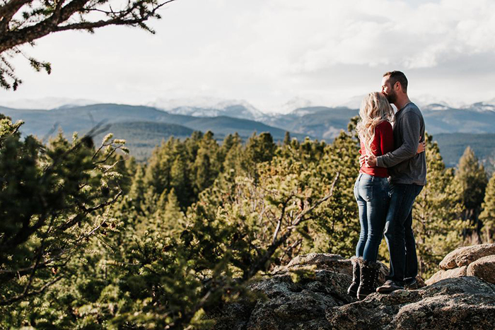Couple-in-the-mountains-for-St-Valentine's-day