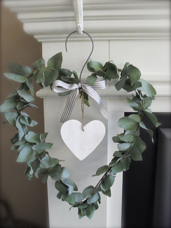 DIY-Door-wreath-st-Valentine's-day-inspiration