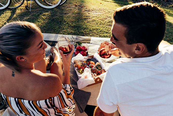 Valentine's-day-picnic-ideas