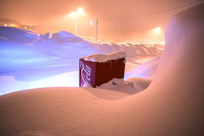 Vending-machine-in-Tokyo-wintertime