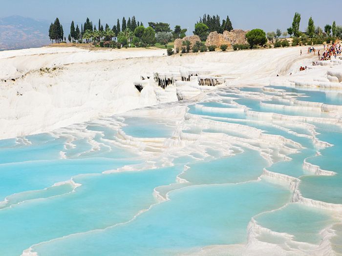famous-hot-springs-Pammukkale-Turkey