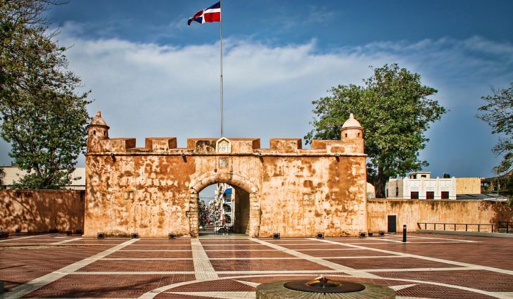 Old fortress with Dominican Republic flag