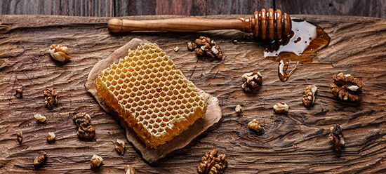 honeycomb with walnuts and honey 