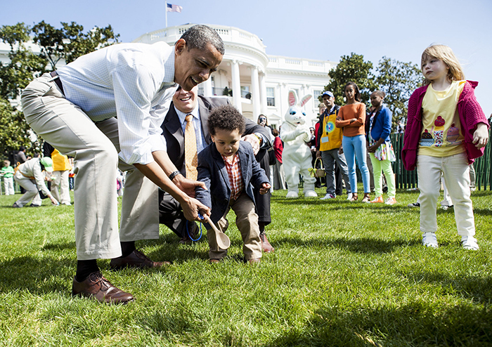 Easter Egg rolls with Barack Obama and kids in front of white house