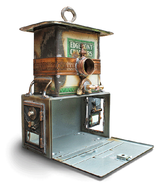 Biscuit box birdhouse