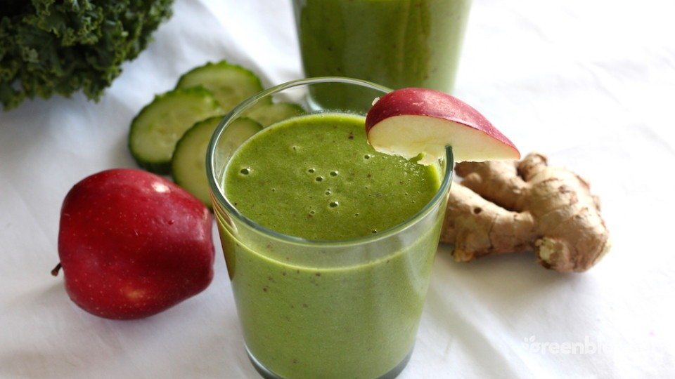 Apples, ginger and cucumber smoothie