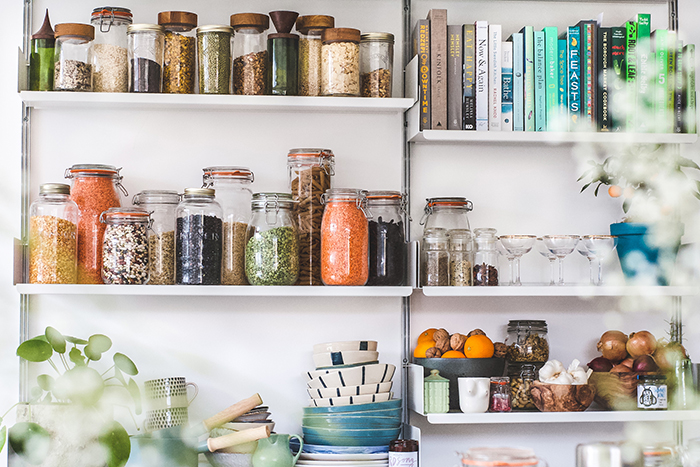 Kitchen shelves with plastic free jars