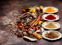 Different spices and the ingredients they are made of